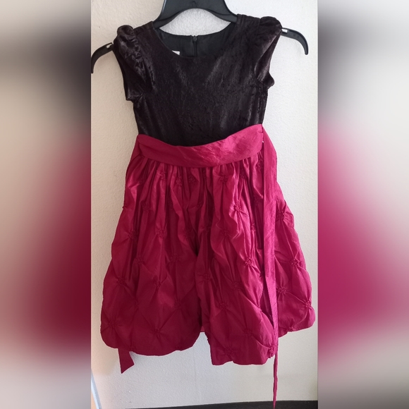 Dress - Picture 2 of 2